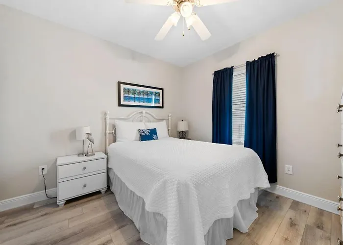 Apartment Crystal Tower 1108 By Youngs Suncoast